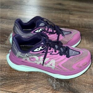 HOKA Sneakers